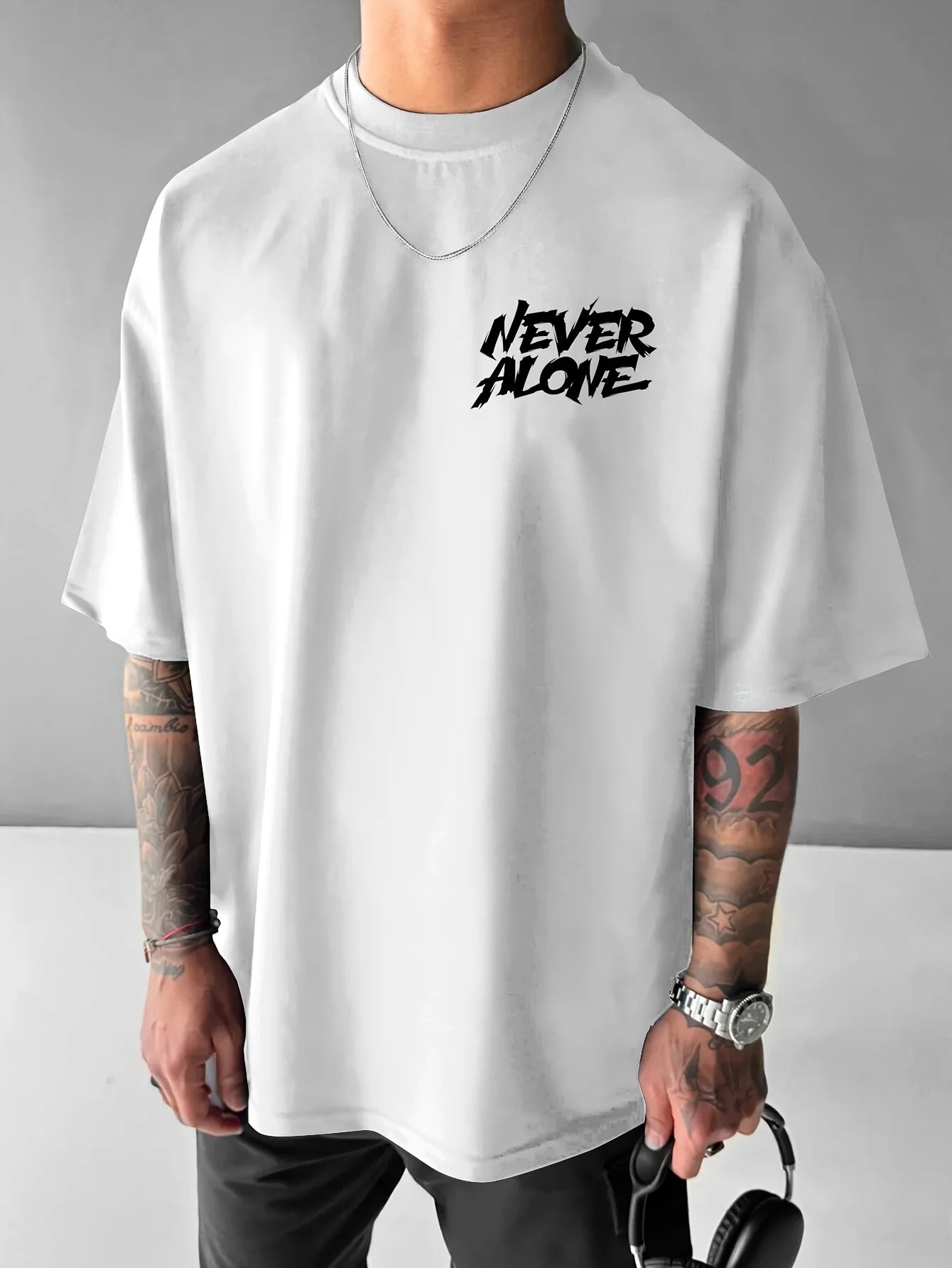 Camiseta Never Alone Oversized